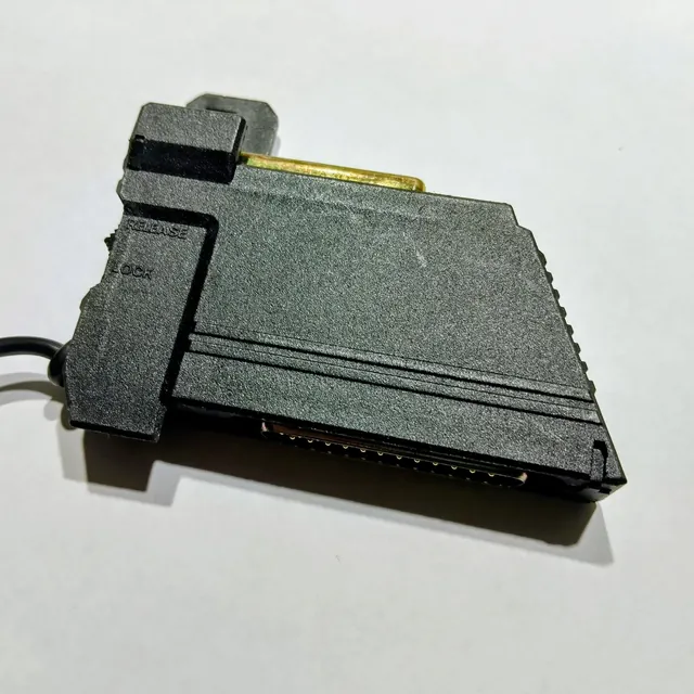 The first HF-Memo adapter in a black data-adapter housing